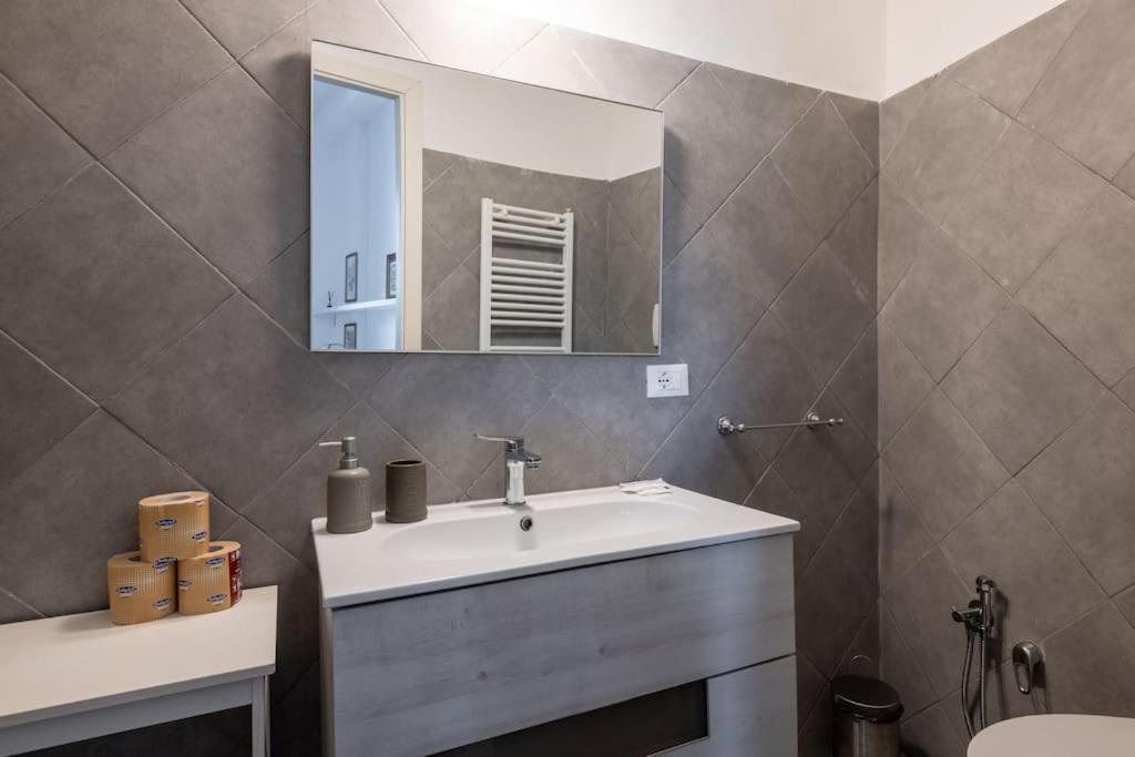 Colosseum Charming Apartment Rome Exterior photo